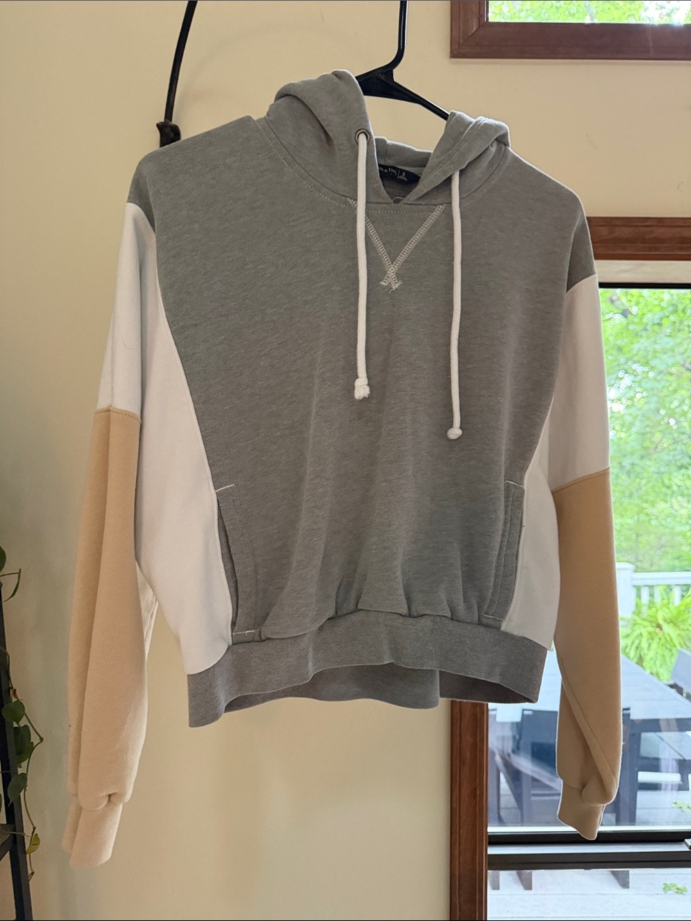 Abercrombie & Fitch - Colorblock Hooded Sweatshirt - Gray, White & Beige - Small
